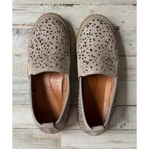 Spring Step taupe beige floral cutout loafers NEW sz 37/7